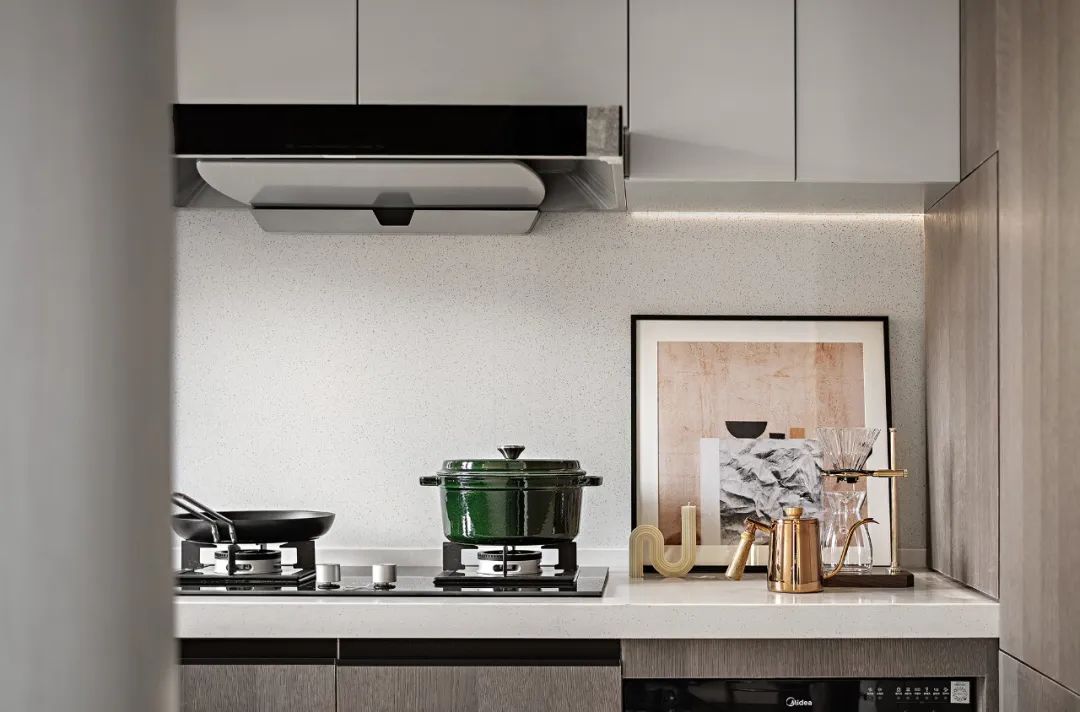 现代轻奢风格家装设计室内装修效果图-厨房
