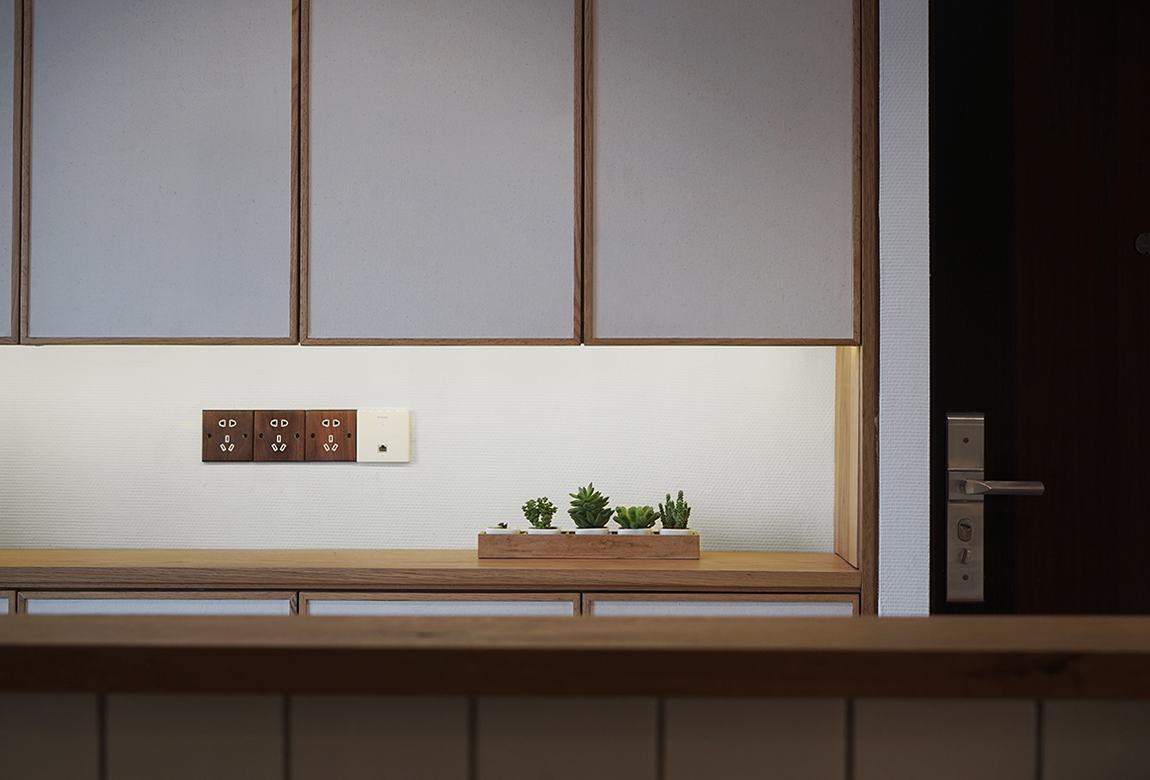 现代日式风格家装设计室内装修效果图-玄关