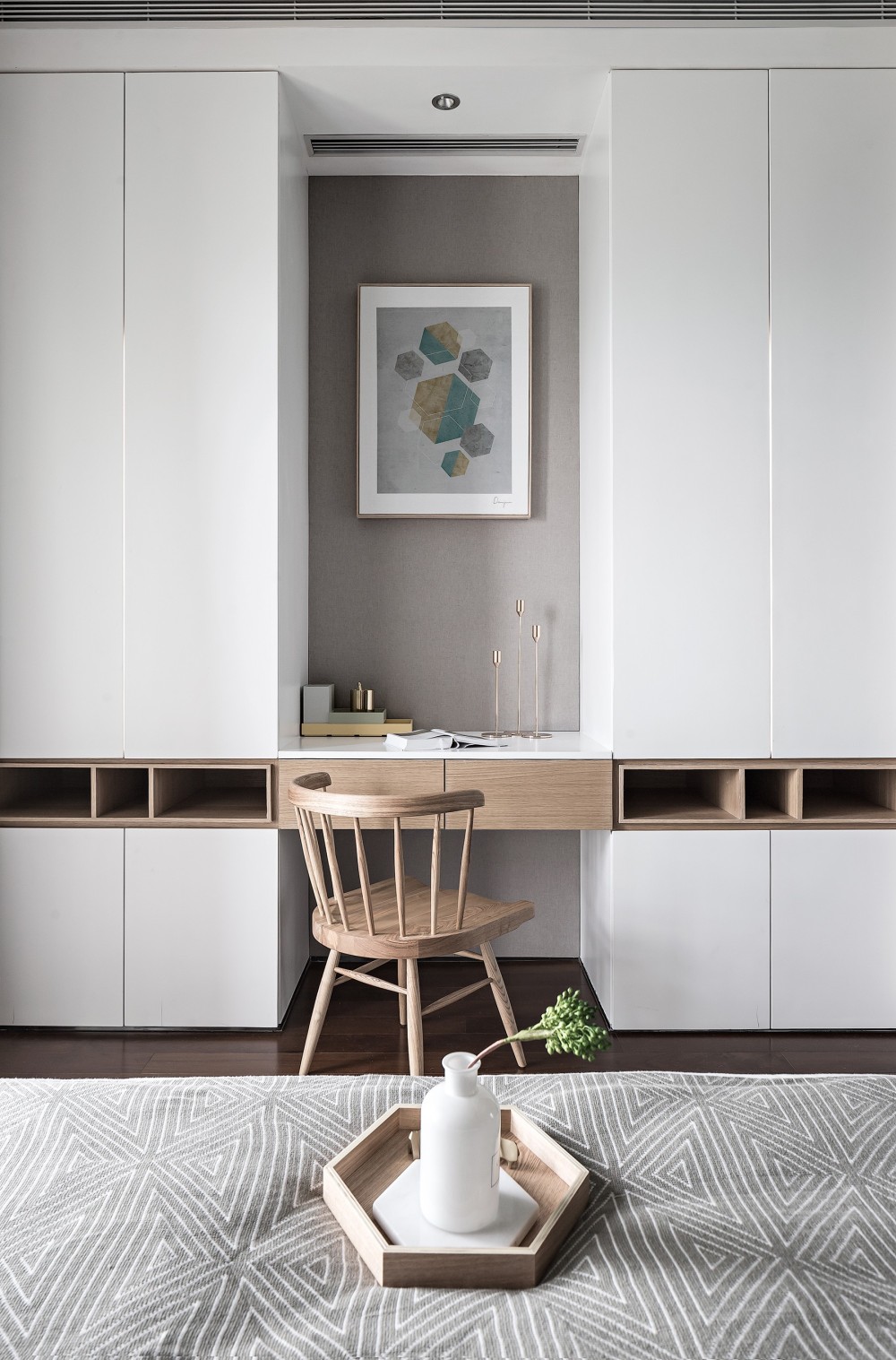 现代简约风格公寓家装案例效果图-衣柜置物桌