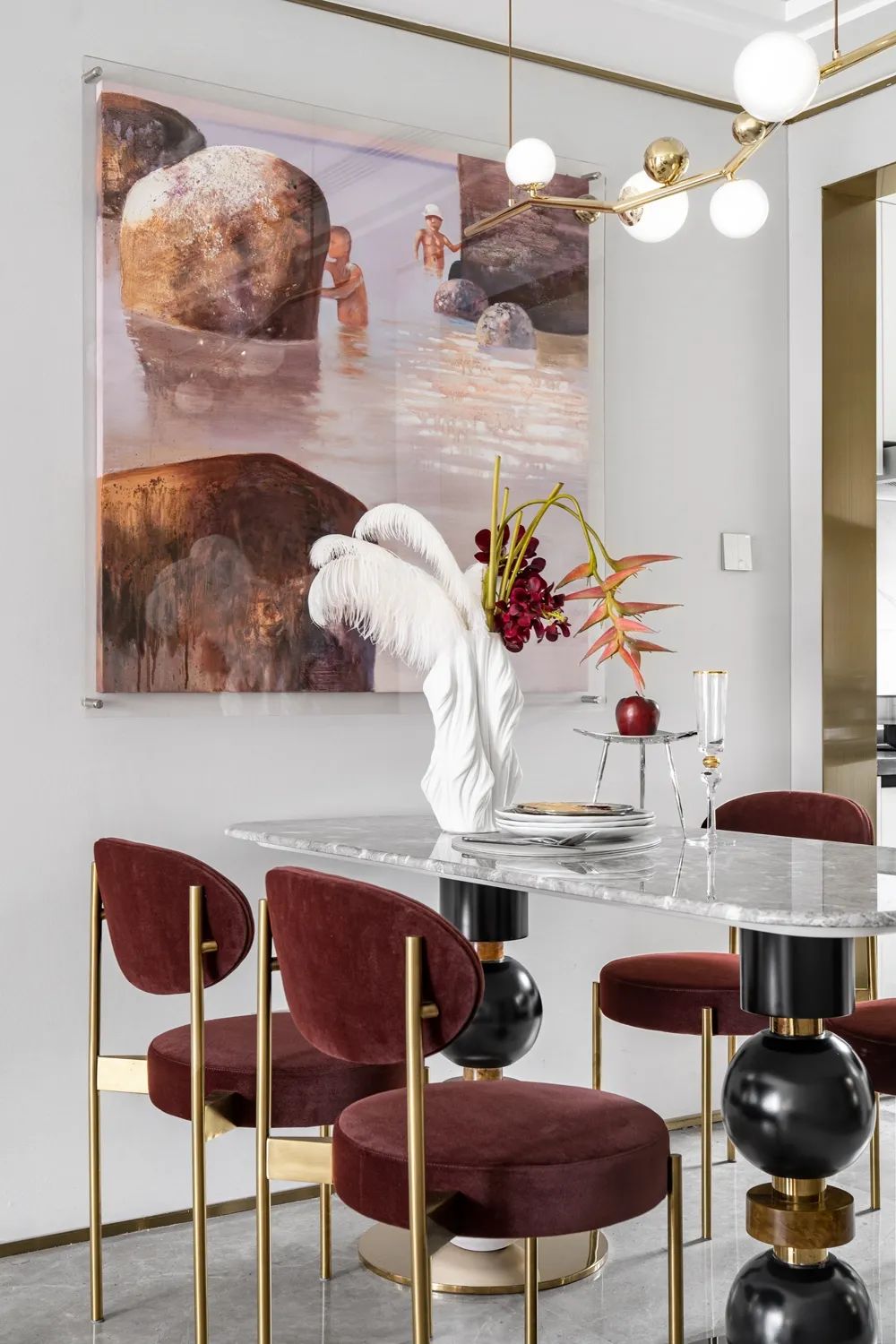 高雅轻奢风格室内设计家装案例-餐厅餐桌椅