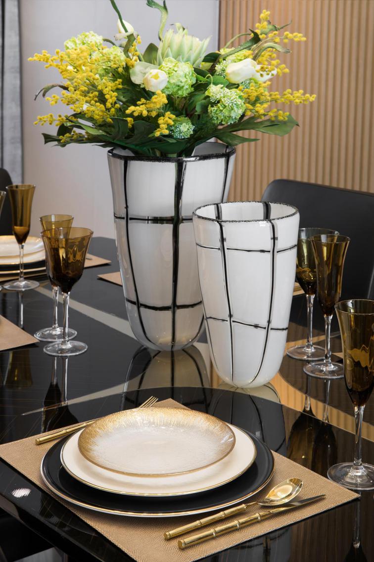 欧式轻奢风格室内设计家装案例-餐厅餐桌